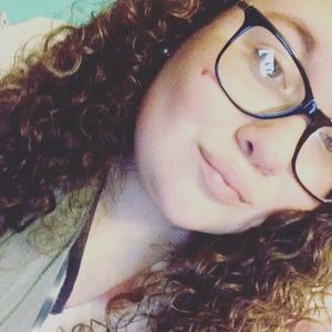 Meet your Posher, Chloe